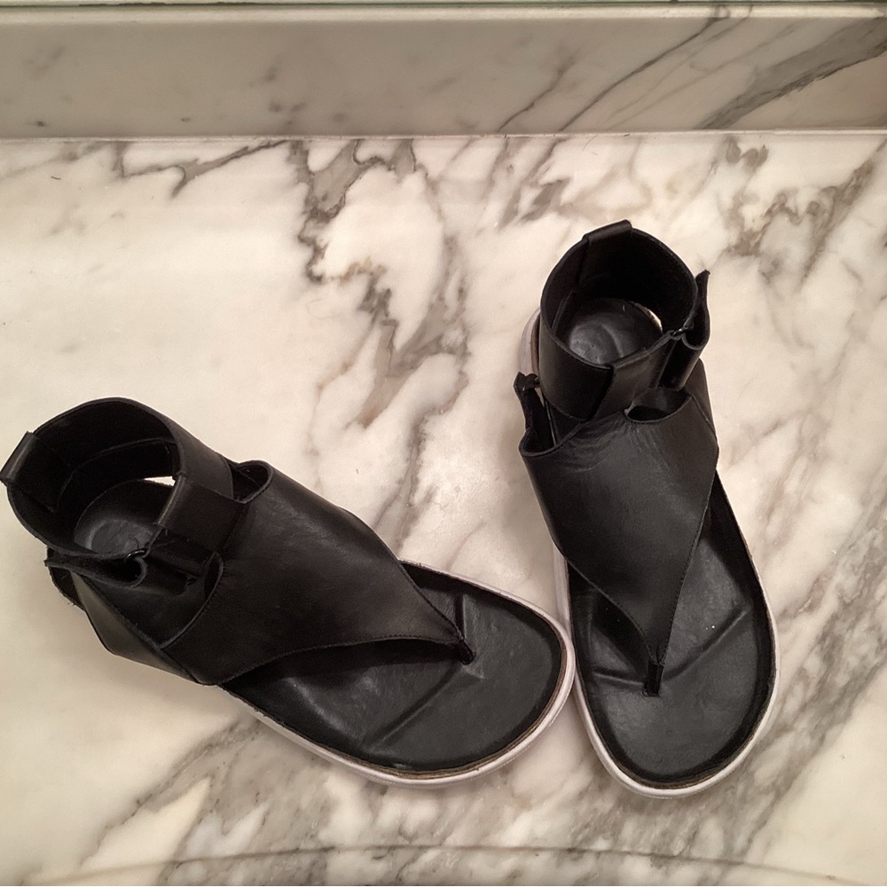 Black leather Sandel, Rubber,Cork Than Leather Sole.  Size 8-1/2.  Super cute